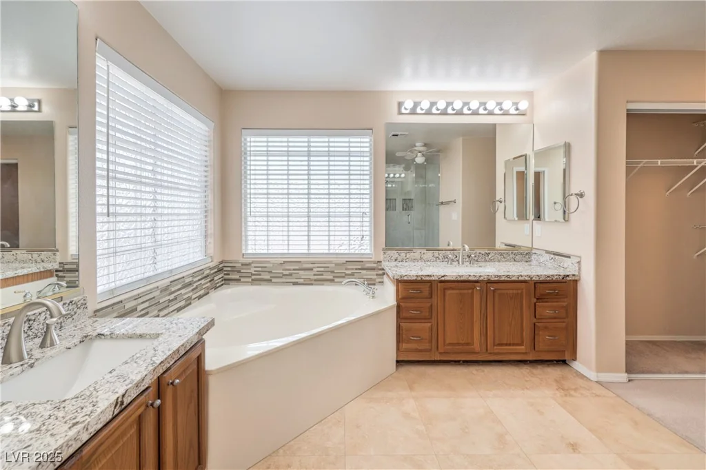 9010 Crystal Rock, Las Vegas, NV 89123