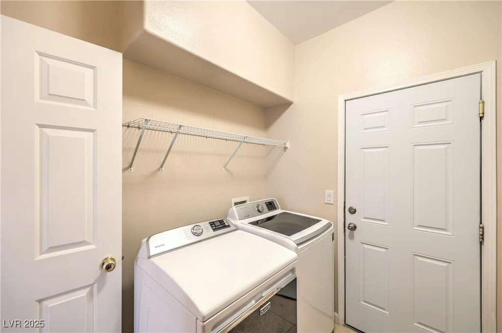 9010 Crystal Rock, Las Vegas, NV 89123