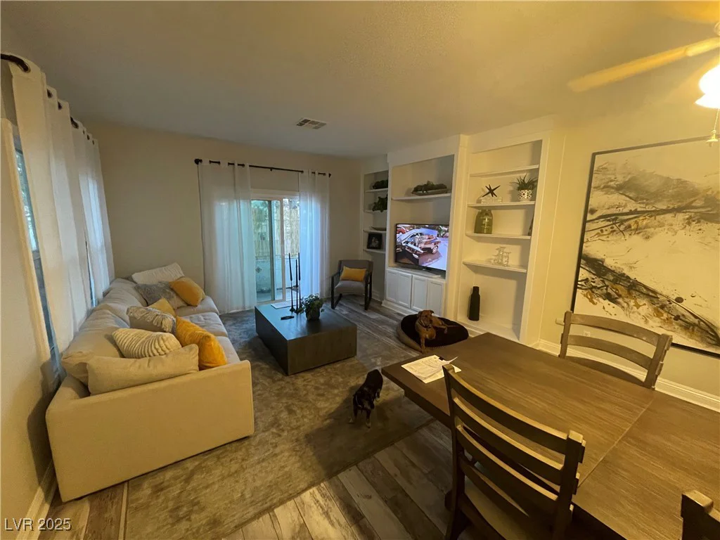 1424 Sycamore Spring, Las Vegas, NV 89128