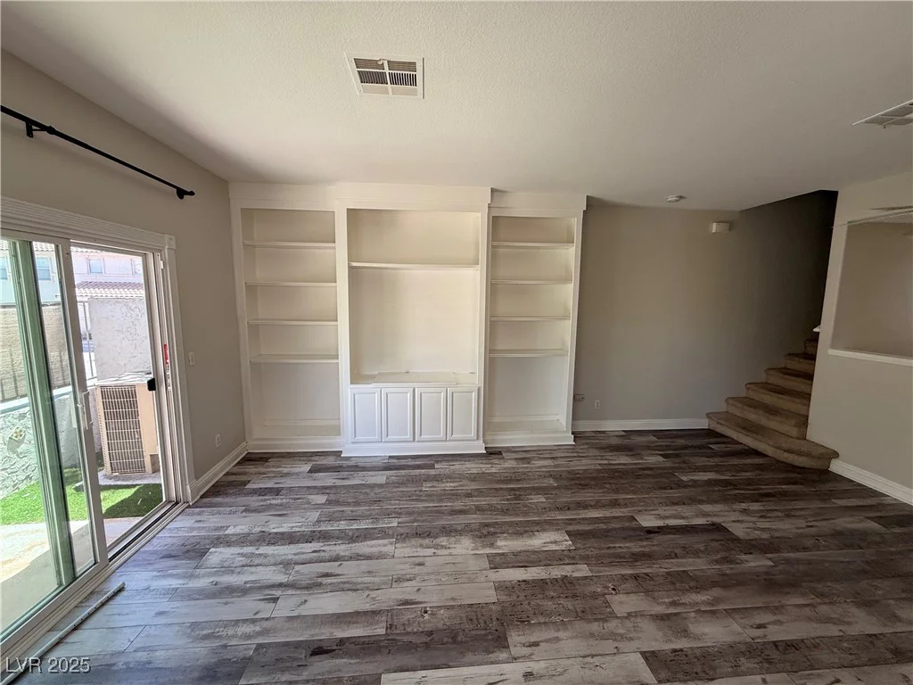 1424 Sycamore Spring, Las Vegas, NV 89128