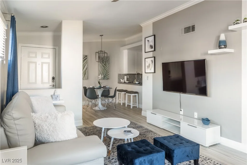 4400 Jones, Las Vegas, NV 89103