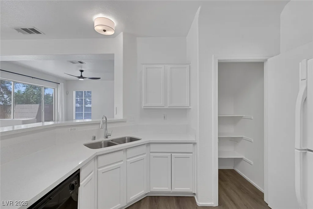 4807 LEADERSHIP, North Las Vegas, NV 89031