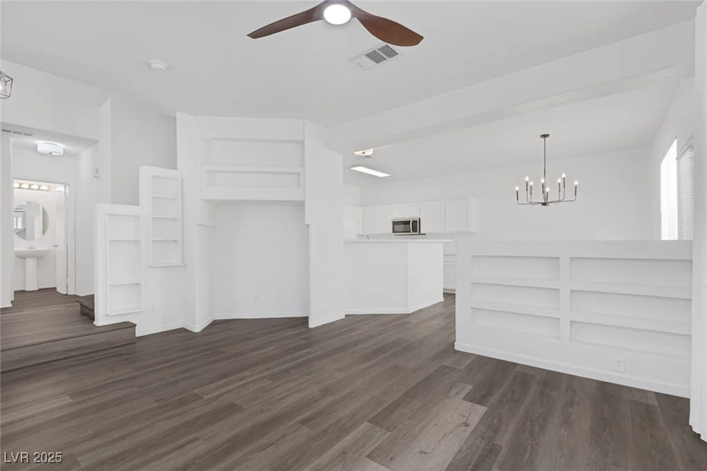 4807 LEADERSHIP, North Las Vegas, NV 89031