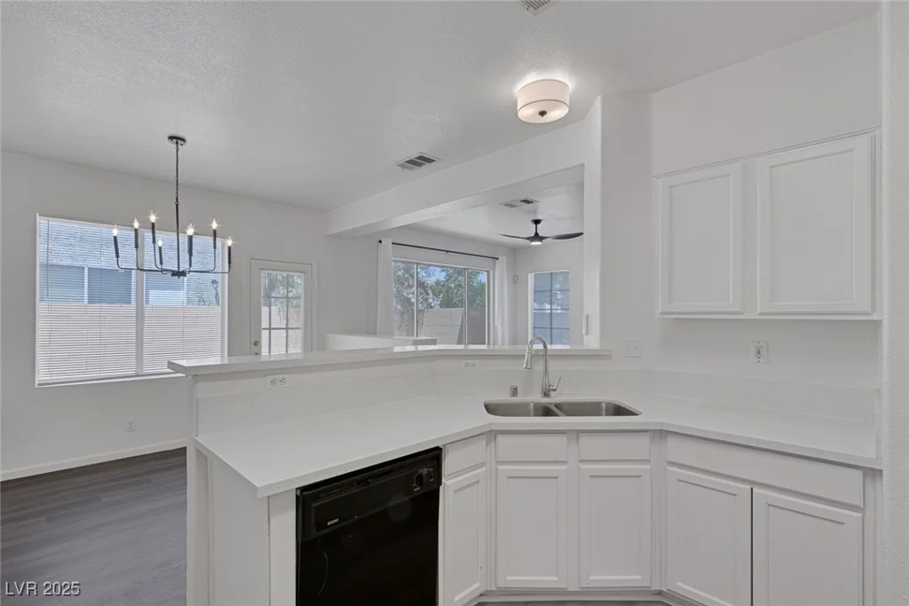 4807 LEADERSHIP, North Las Vegas, NV 89031
