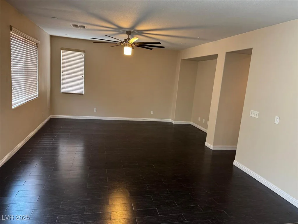 10118 Farmington Hall, Las Vegas, NV 89129