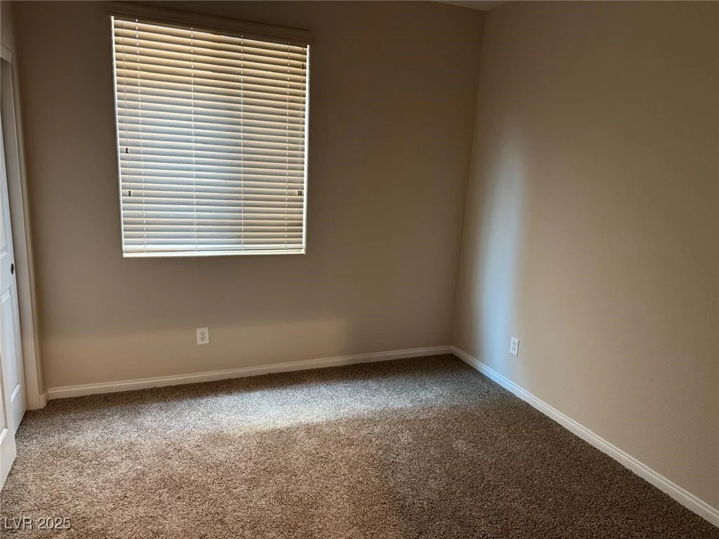 10118 Farmington Hall, Las Vegas, NV 89129
