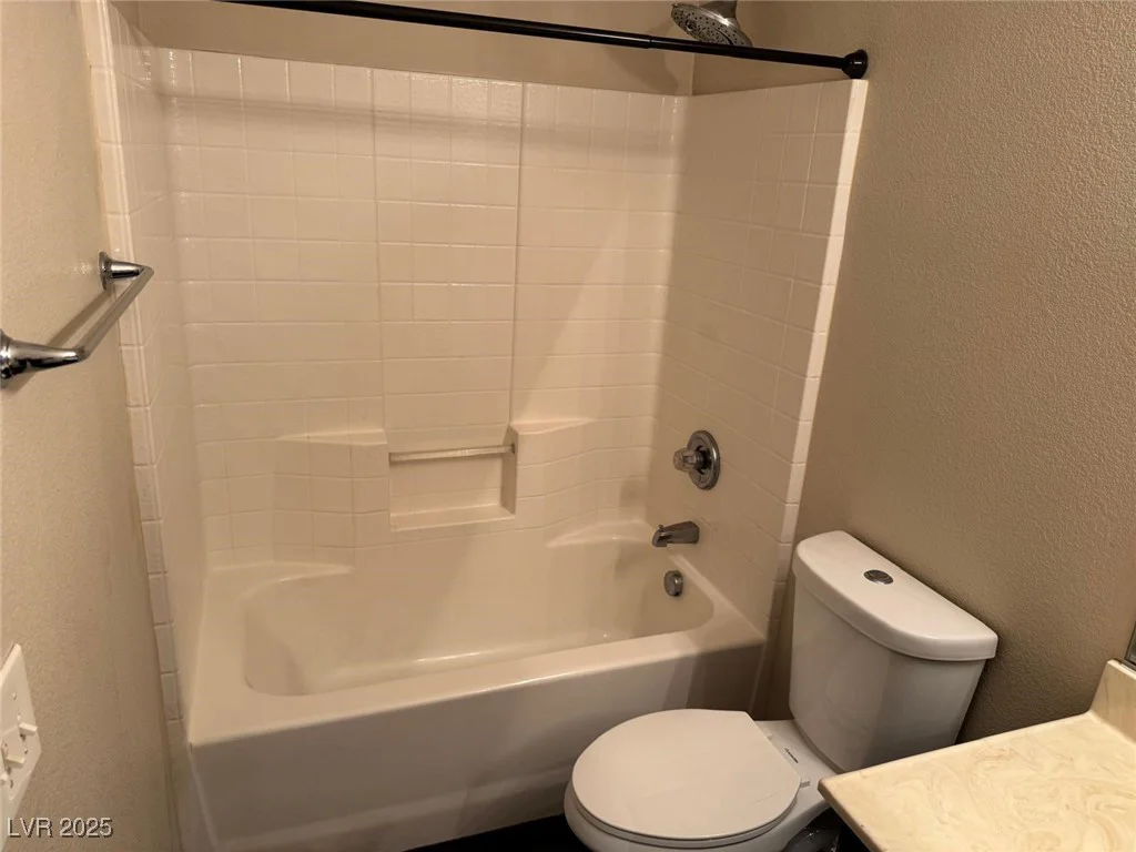 10118 Farmington Hall, Las Vegas, NV 89129