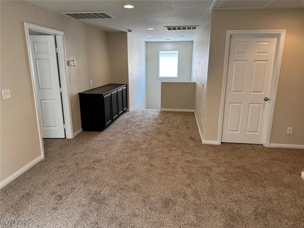 10118 Farmington Hall, Las Vegas, NV 89129