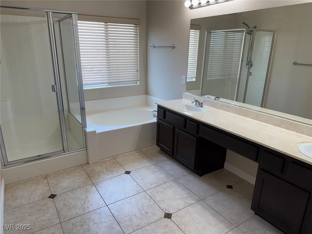 10118 Farmington Hall, Las Vegas, NV 89129