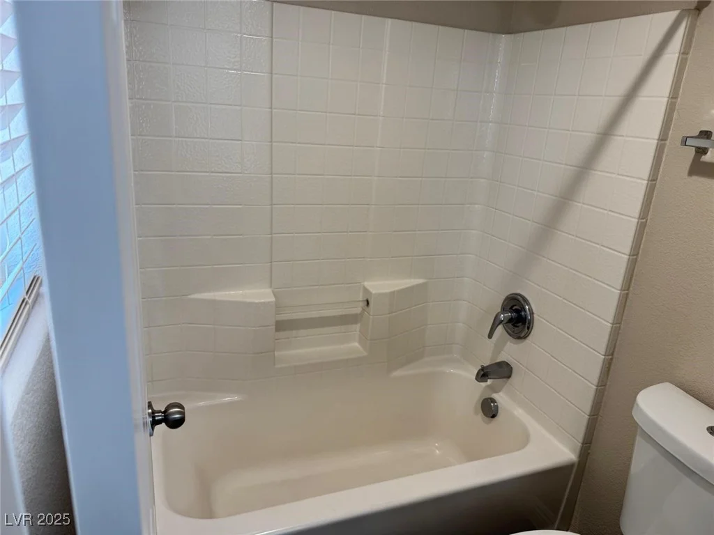 10118 Farmington Hall, Las Vegas, NV 89129