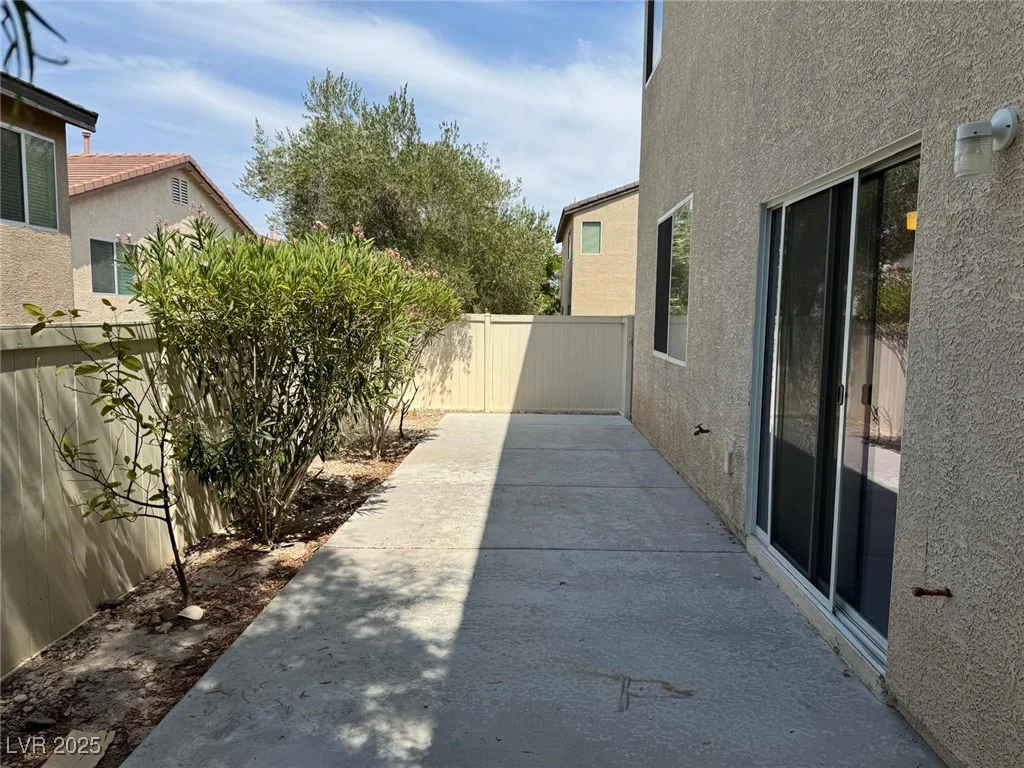 10118 Farmington Hall, Las Vegas, NV 89129