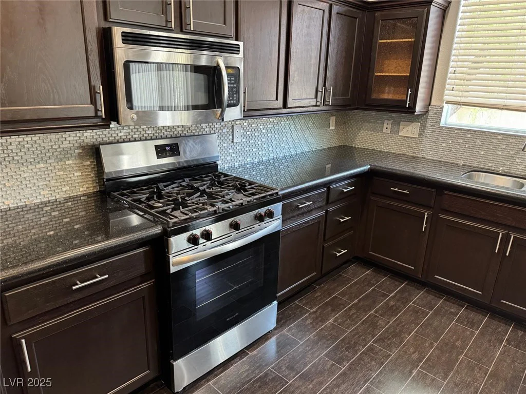 10118 Farmington Hall, Las Vegas, NV 89129