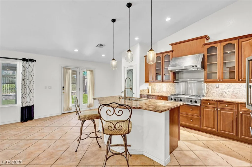 7342 Majestic Bluff, Las Vegas, NV 89113