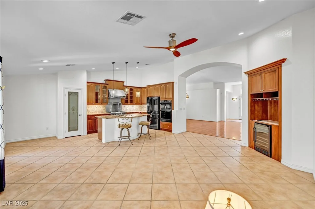7342 Majestic Bluff, Las Vegas, NV 89113