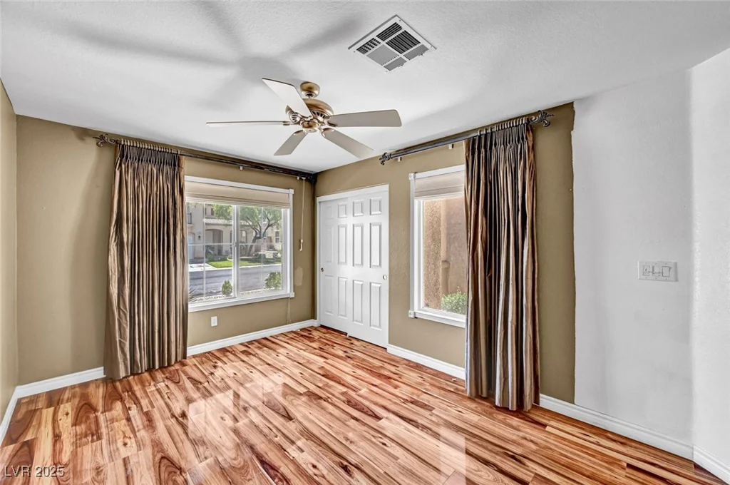 7342 Majestic Bluff, Las Vegas, NV 89113