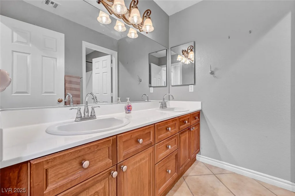 7342 Majestic Bluff, Las Vegas, NV 89113