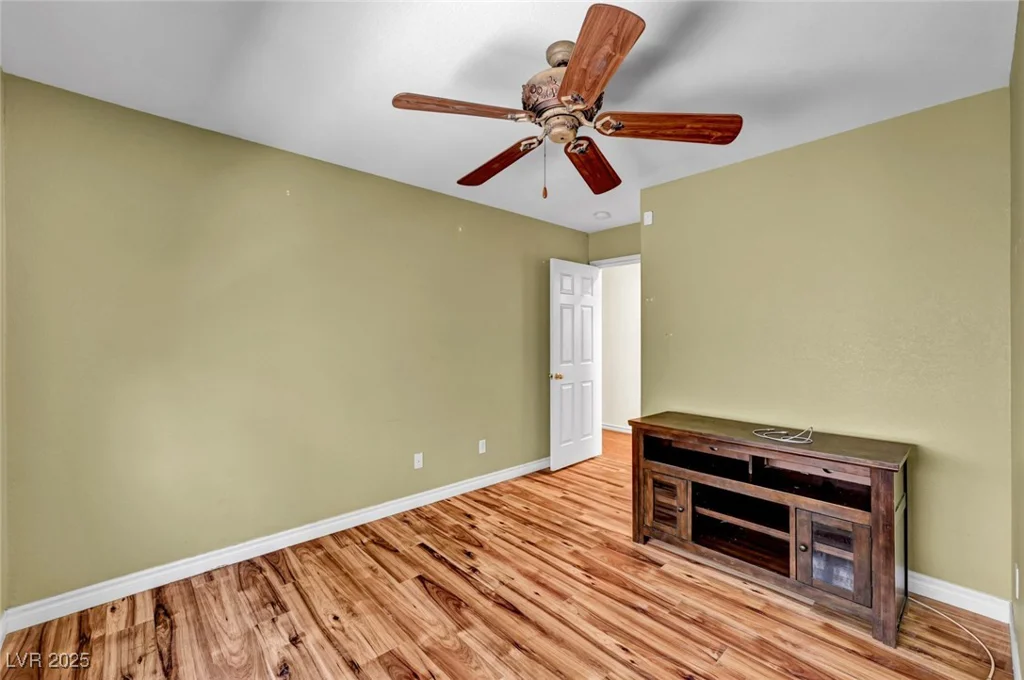 7342 Majestic Bluff, Las Vegas, NV 89113