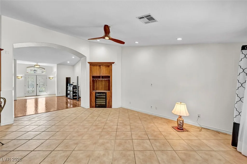 7342 Majestic Bluff, Las Vegas, NV 89113