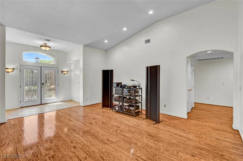 7342 Majestic Bluff, Las Vegas, NV 89113