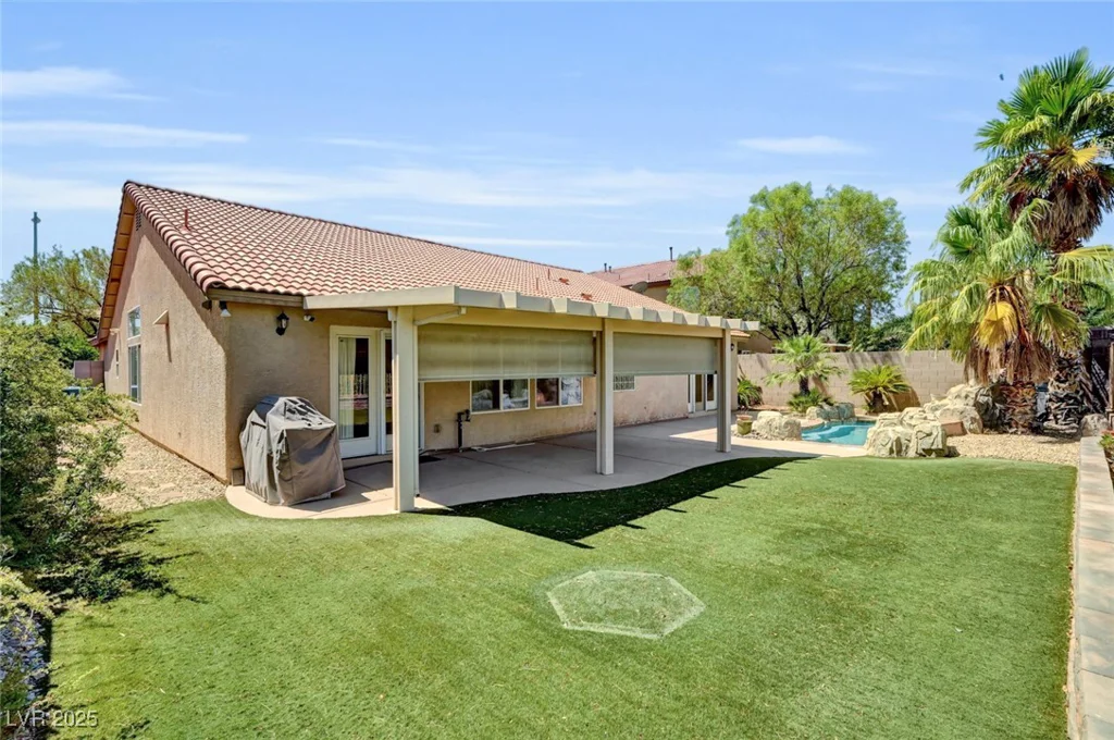 7342 Majestic Bluff, Las Vegas, NV 89113