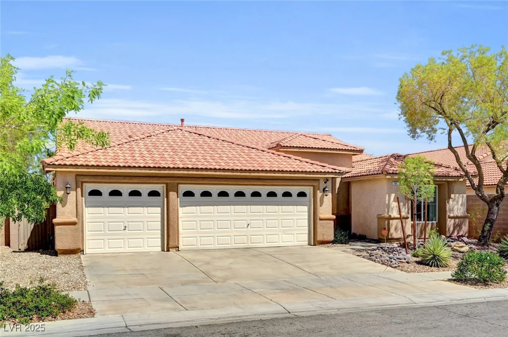 7342 Majestic Bluff, Las Vegas, NV 89113