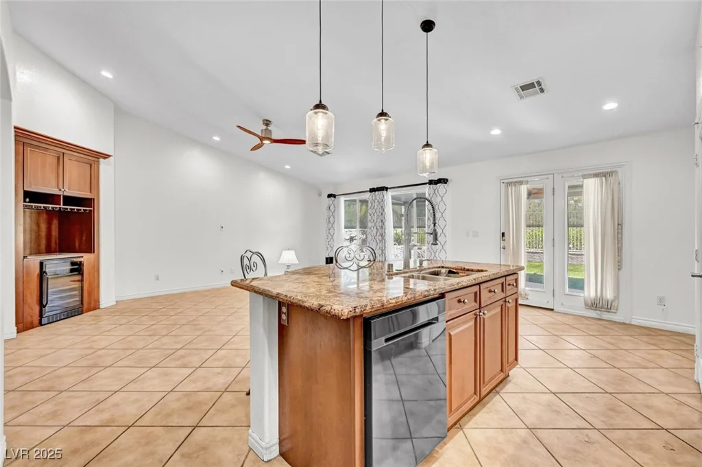 7342 Majestic Bluff, Las Vegas, NV 89113