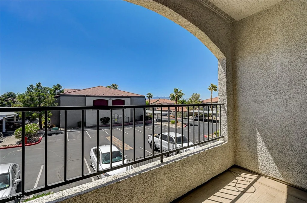 950 Seven Hills, Henderson, NV 89052