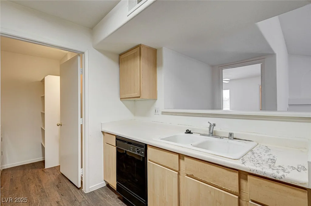 950 Seven Hills, Henderson, NV 89052