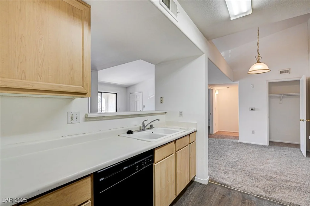 950 Seven Hills, Henderson, NV 89052