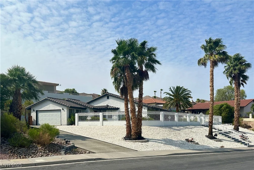 935 Vista Lago, Boulder City, NV 89005