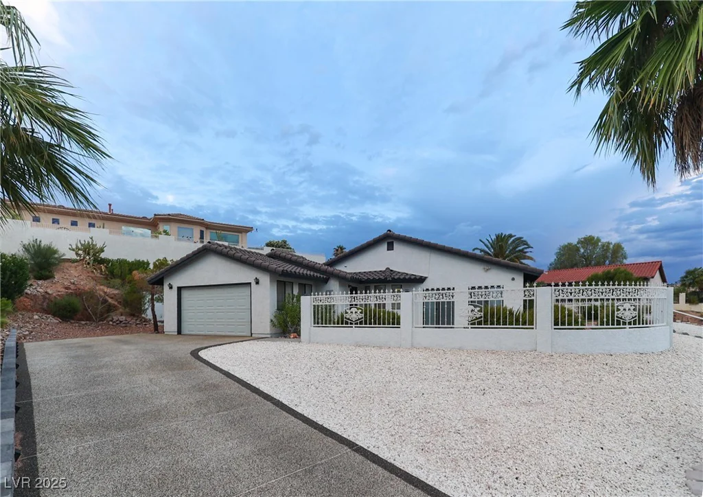 935 Vista Lago, Boulder City, NV 89005