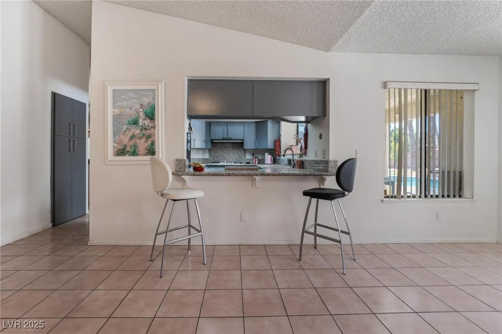 6356 Canyon Ridge, Las Vegas, NV 89108