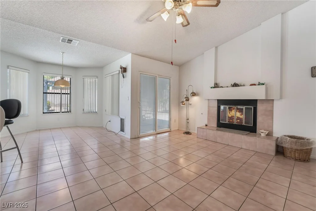 6356 Canyon Ridge, Las Vegas, NV 89108