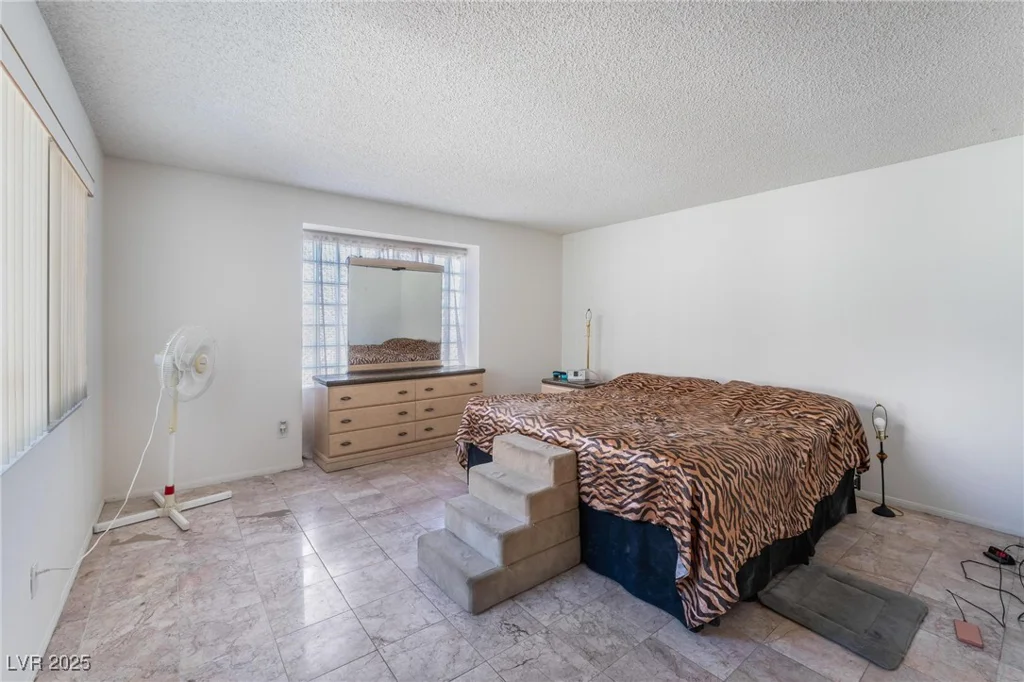 6356 Canyon Ridge, Las Vegas, NV 89108