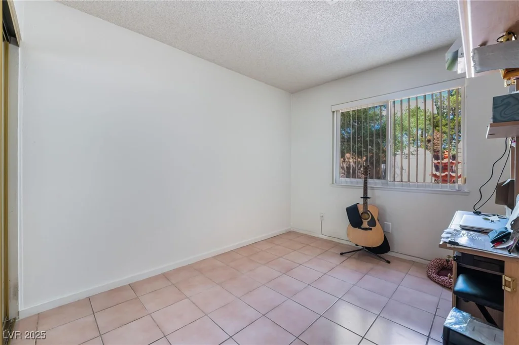 6356 Canyon Ridge, Las Vegas, NV 89108