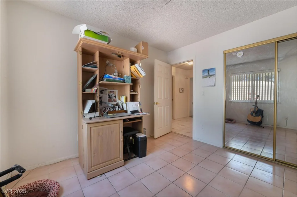6356 Canyon Ridge, Las Vegas, NV 89108