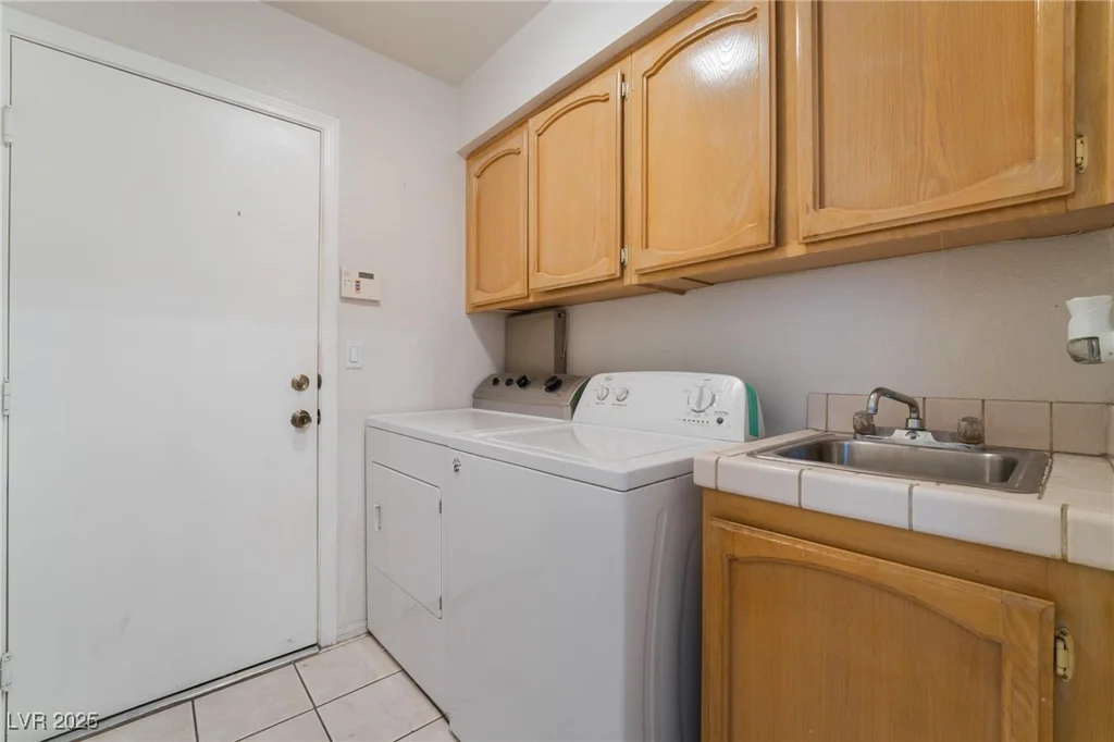 6356 Canyon Ridge, Las Vegas, NV 89108