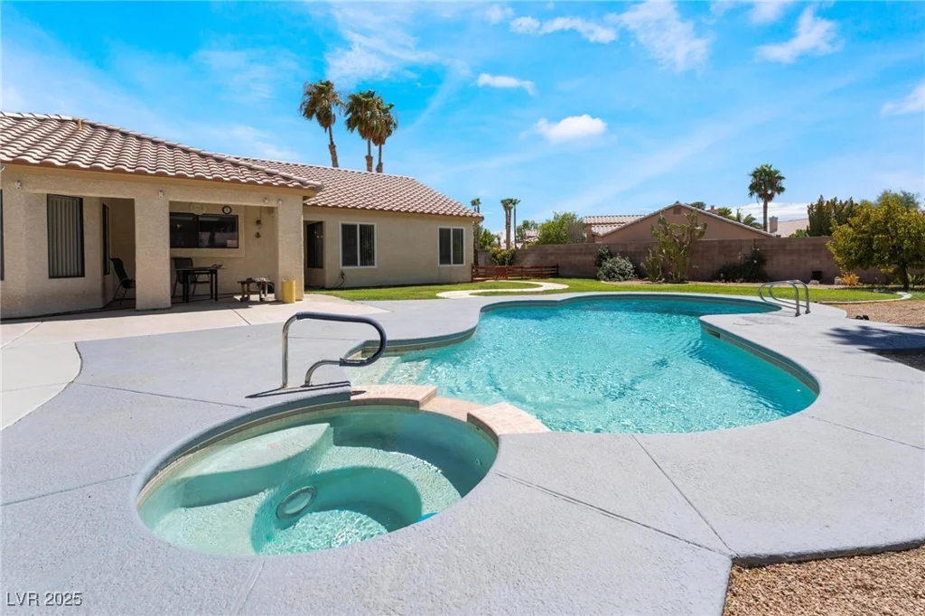 6356 Canyon Ridge, Las Vegas, NV 89108