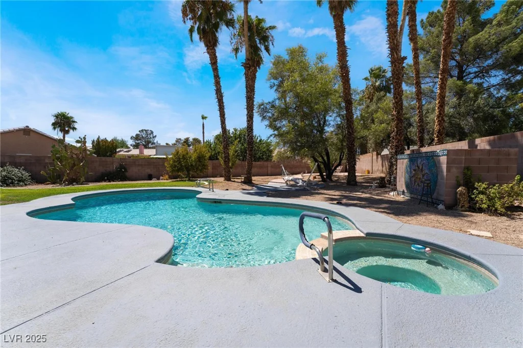 6356 Canyon Ridge, Las Vegas, NV 89108