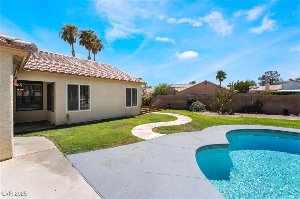 6356 Canyon Ridge, Las Vegas, NV 89108