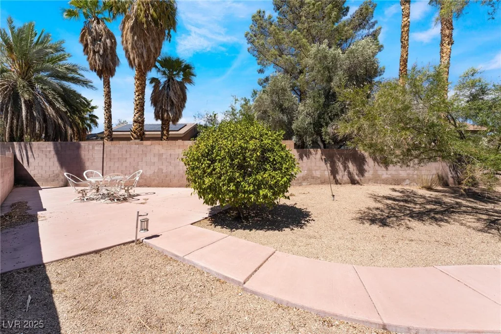 6356 Canyon Ridge, Las Vegas, NV 89108