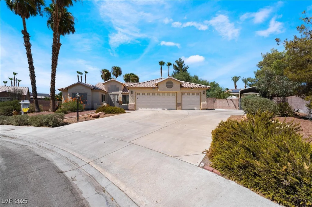 6356 Canyon Ridge, Las Vegas, NV 89108