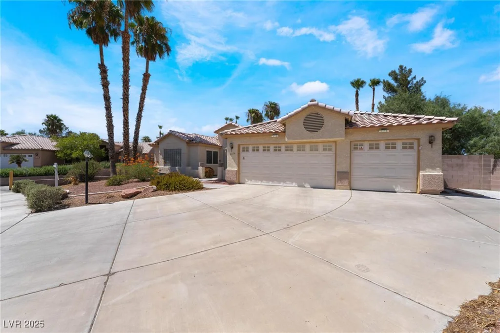 6356 Canyon Ridge, Las Vegas, NV 89108