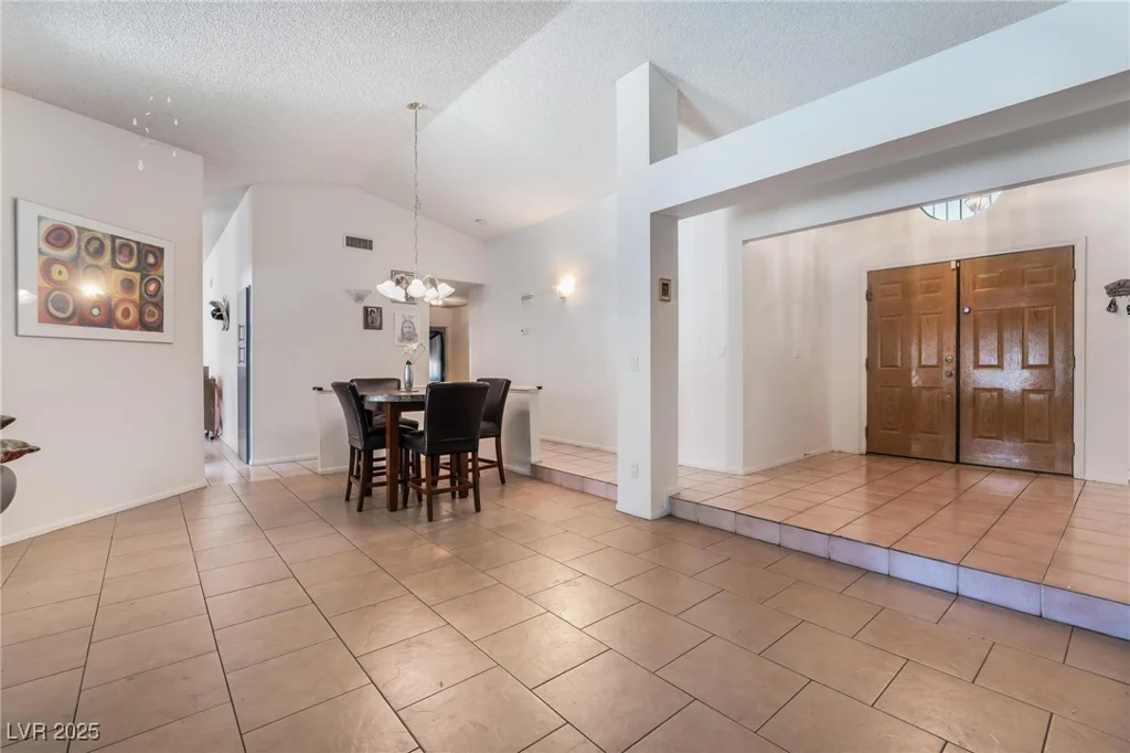 6356 Canyon Ridge, Las Vegas, NV 89108