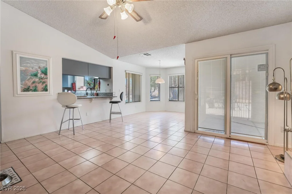 6356 Canyon Ridge, Las Vegas, NV 89108