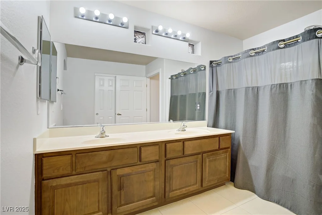 10375 Madagascar Palm, Las Vegas, NV 89141