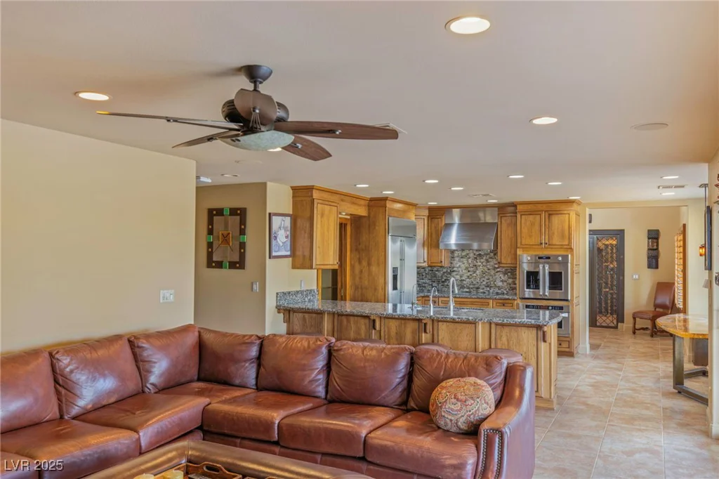 9520 Desert Crest, Las Vegas, NV 89129