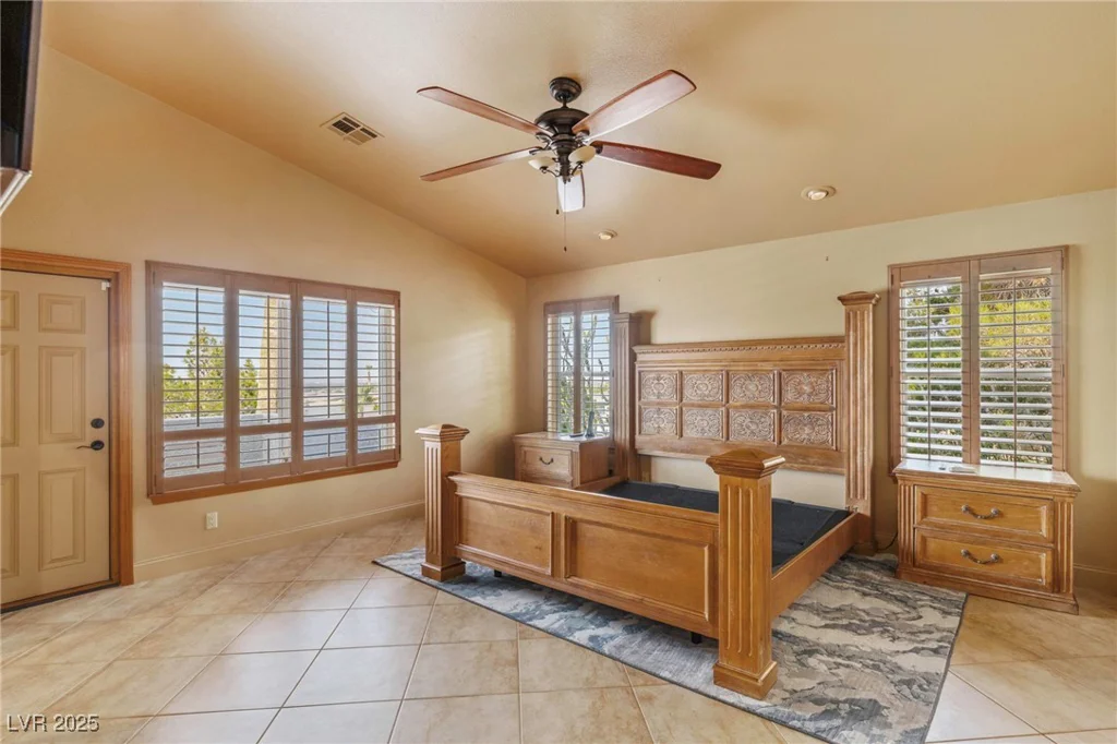 9520 Desert Crest, Las Vegas, NV 89129