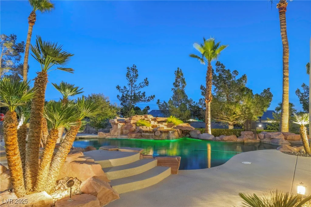 9520 Desert Crest, Las Vegas, NV 89129