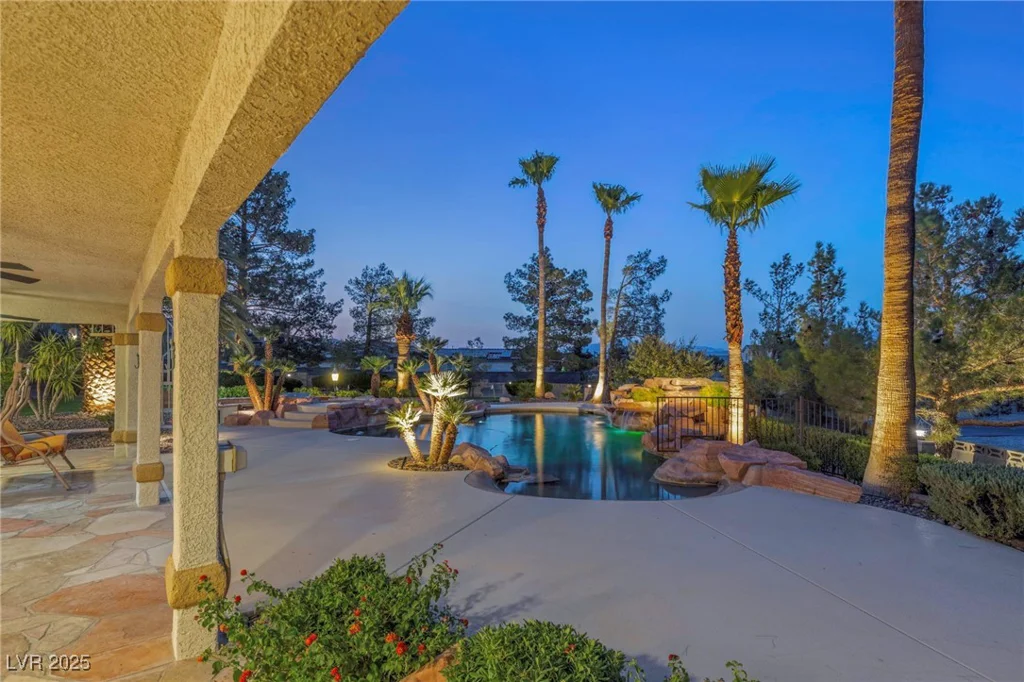 9520 Desert Crest, Las Vegas, NV 89129